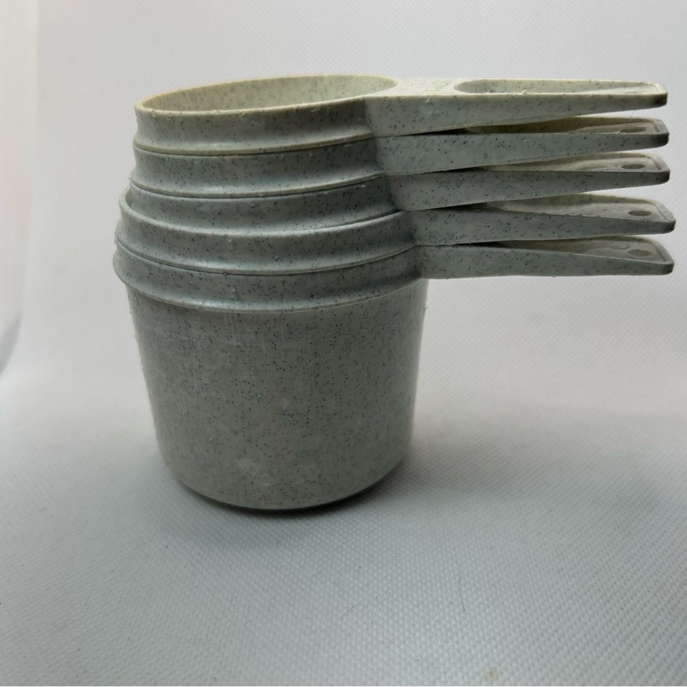 Vintage Tupperware measuring cups plastic grayish white set of 5 made in USA